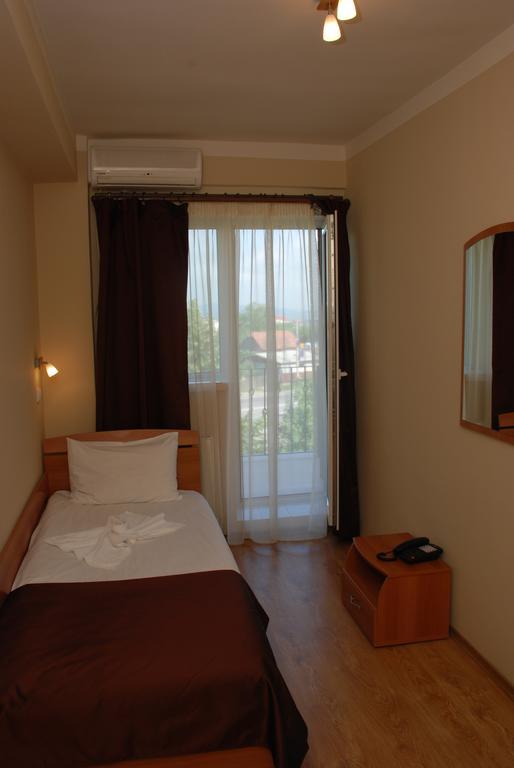 Hotel Liliacul Cluj-Napoca Extérieur photo