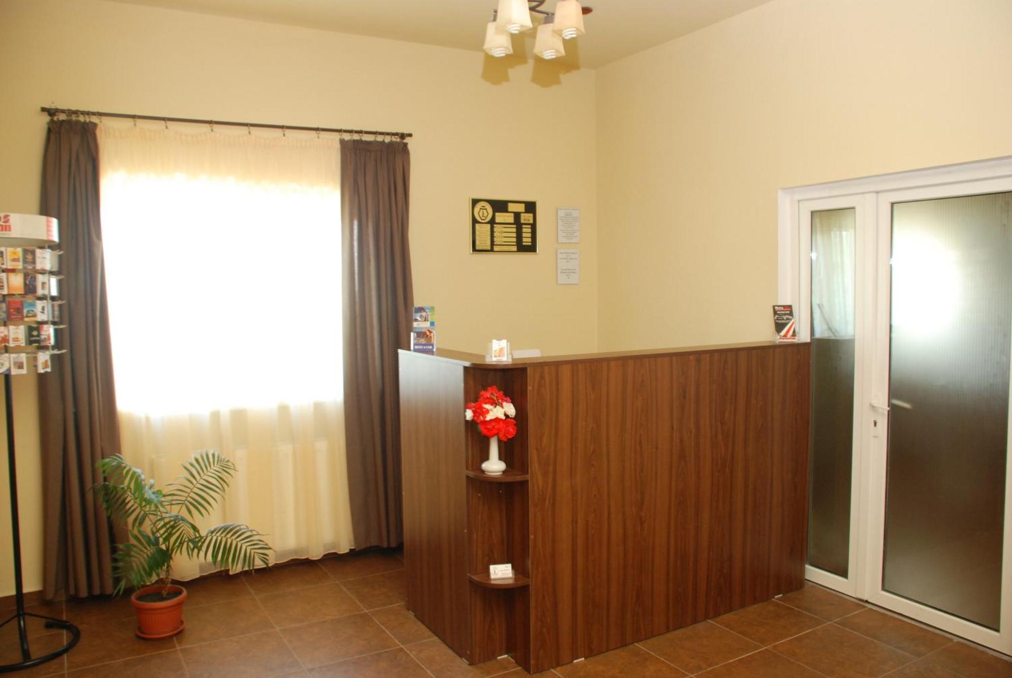 Hotel Liliacul Cluj-Napoca Extérieur photo