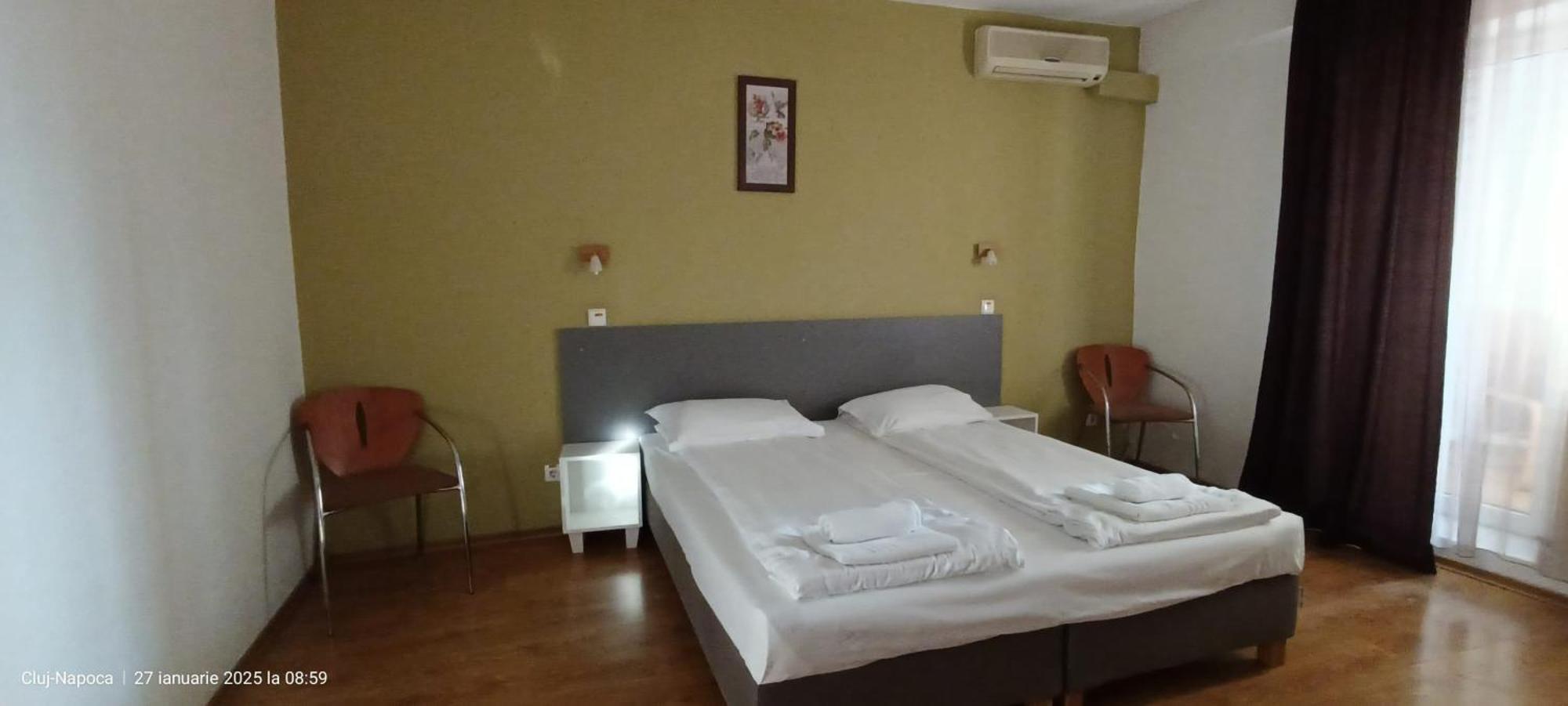 Hotel Liliacul Cluj-Napoca Extérieur photo