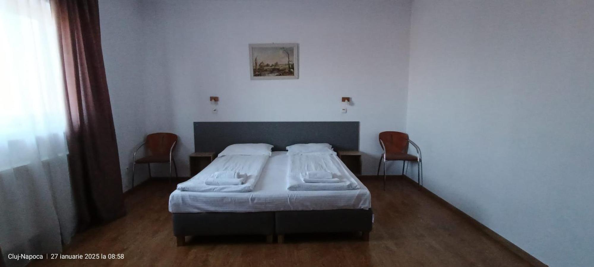 Hotel Liliacul Cluj-Napoca Extérieur photo