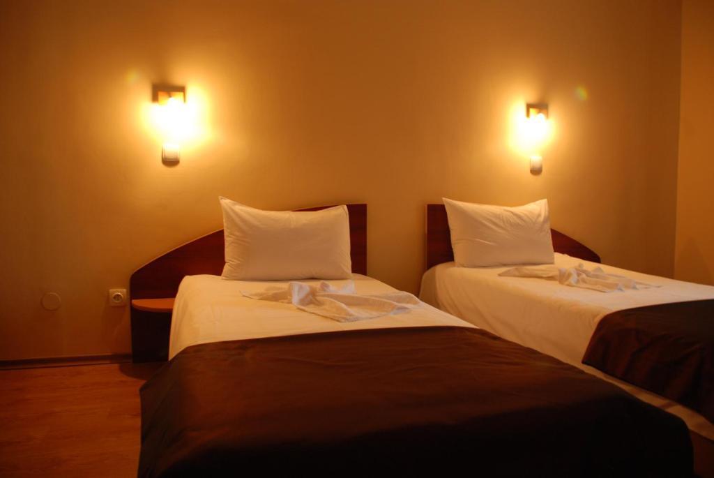 Hotel Liliacul Cluj-Napoca Chambre photo